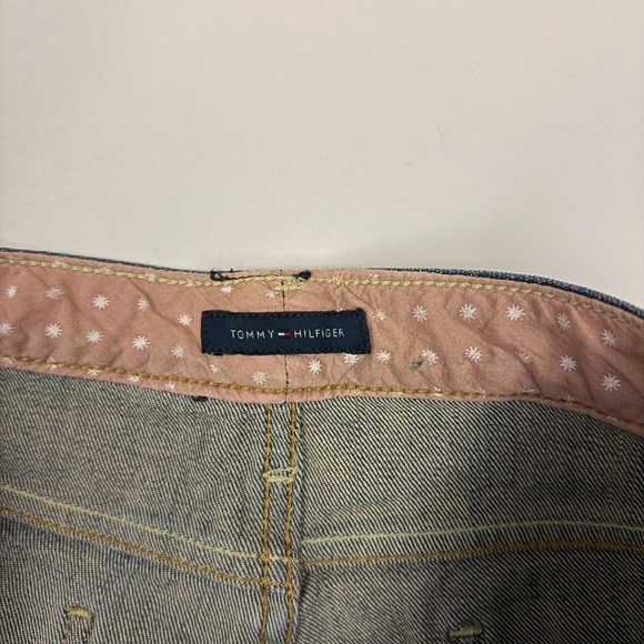 Tommy Hilfiger Women’s size 8 Straight Leg Jeans Medium-dark Wash, Mid Rise - Picture 5 of 8